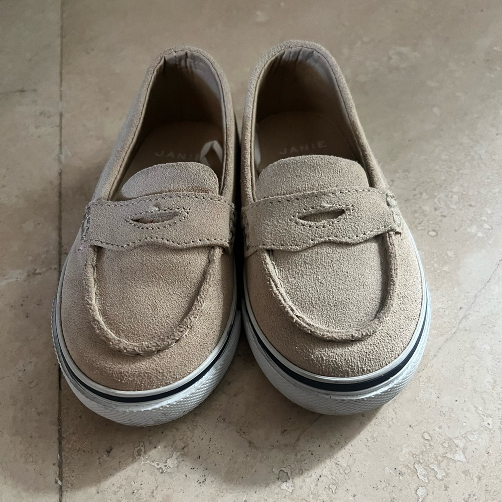 Kids dress shoes